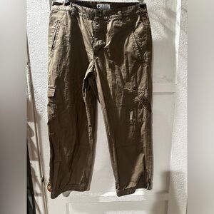 Columbia Women’s Capri  Tan Cargo Pants